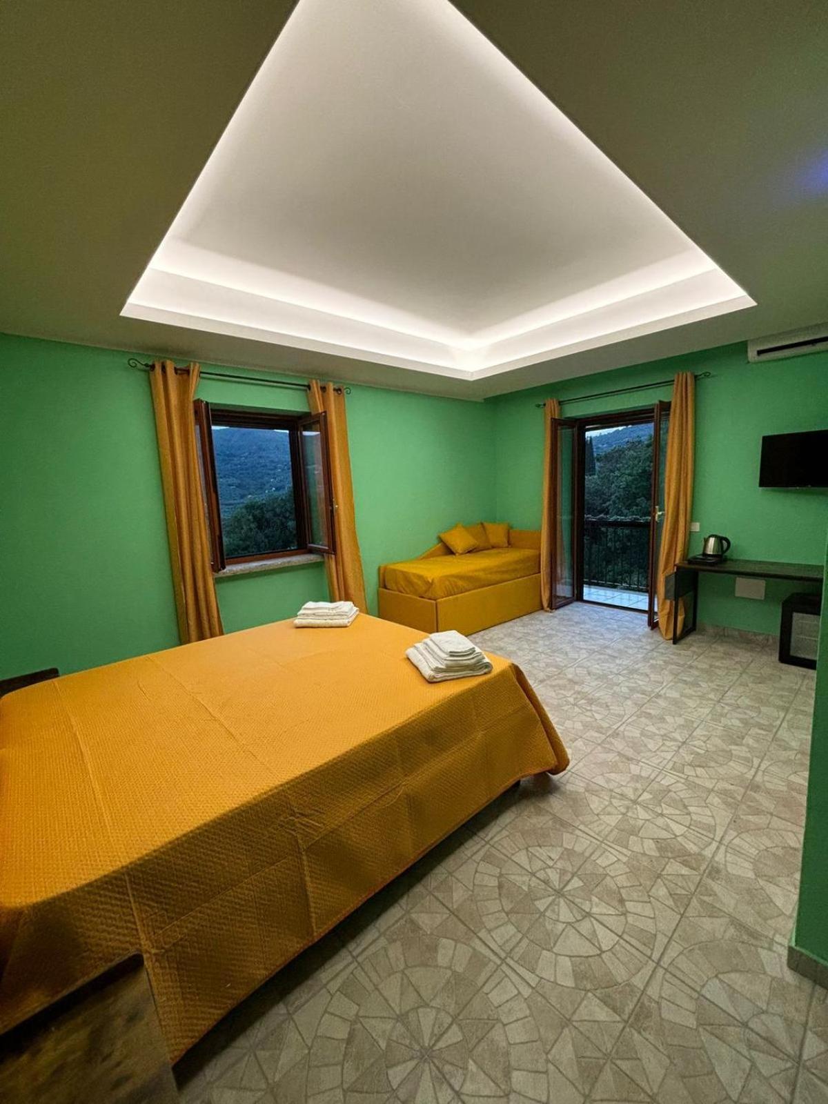Domus Arco Romano Guest House 이트리 외부 사진